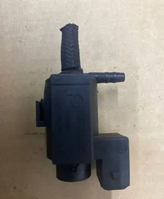 BMW 1 E82 E88 Turbo solenoid valve