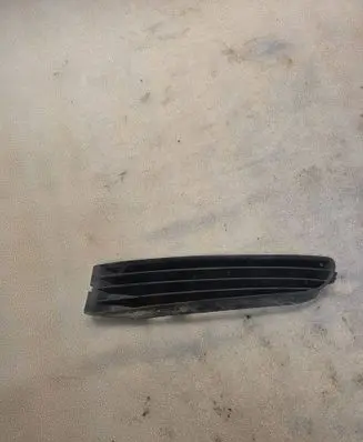 Audi A8 S8 D2 4D Front bumper lower grill 4D0853683