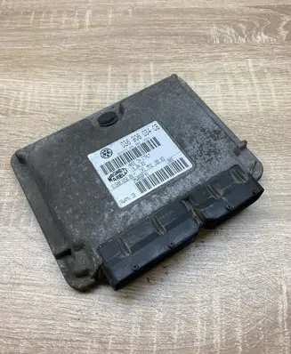 Skoda Fabia Mk1 (6Y) Engine control unit/module ECU 036906034CB IAW4MVCB