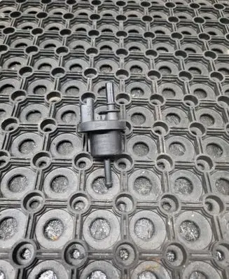 Nissan Juke I F15 Vacuum valve 149304ED0A V29036756