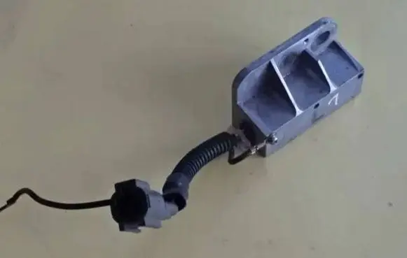 Nissan Almera N16 Airbag deployment crash/impact sensor