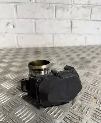 Volkswagen PASSAT B6 Throttle valve 03L128063E