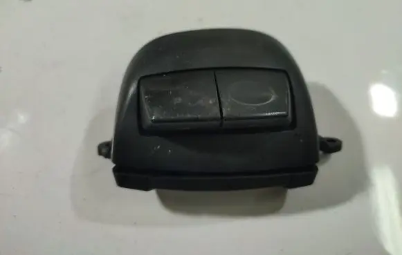 Chevrolet Captiva Steering wheel buttons/switches 96628528