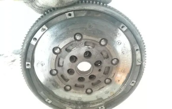 Volkswagen Golf V Flywheel 03g105264e