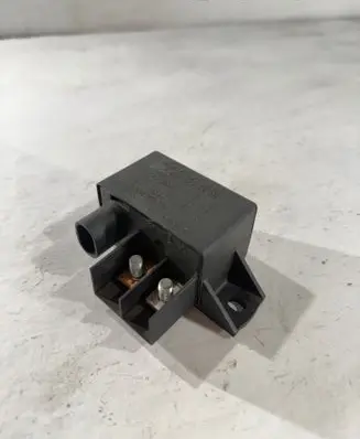Mercedes-Benz E W211 Charging relay A0025426419 0332002167