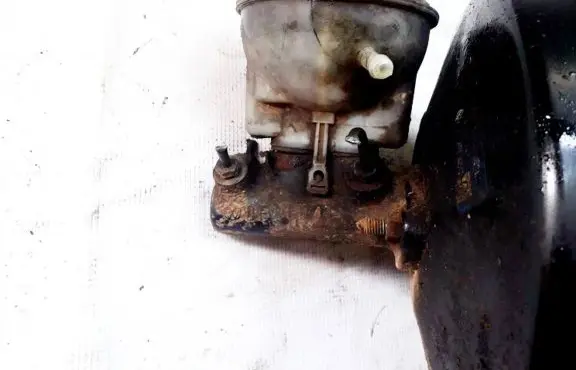 Master brake cylinder