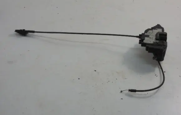 Renault Clio III Front door lock 