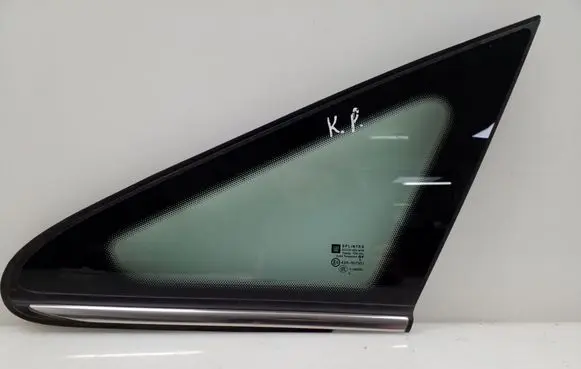Opel Zafira B Front triangle window/glass E643R007951