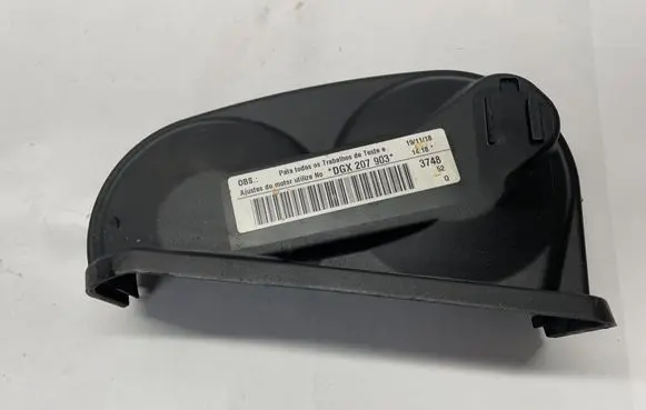 Volkswagen Jetta VII Timing belt guard (cover) 04E109108J 04E109108