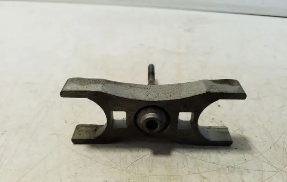 Volkswagen Sharan Fuel Injector clamp holder 04L216