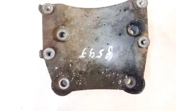 Honda Civic Engine mounting bracket