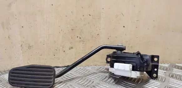 Volvo XC90 Accelerator throttle pedal 30683521