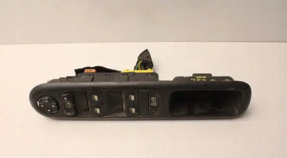 Peugeot 3008 I Electric window control switch