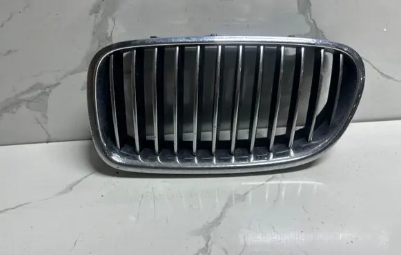 BMW 5 F10 F11 Front bumper upper radiator grill 7200727