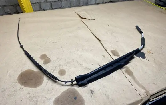 Audi Q7 4L Engine bonnet/hood lock release cable 4L1823535
