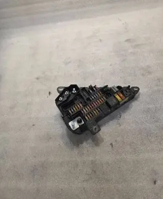 BMW 5 E60 E61 Fuse box set 518811047 8899069
