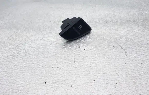 Tailgate opening switch