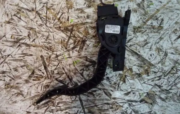 Ford S-MAX Accelerator throttle pedal 6G92-9F836-JC