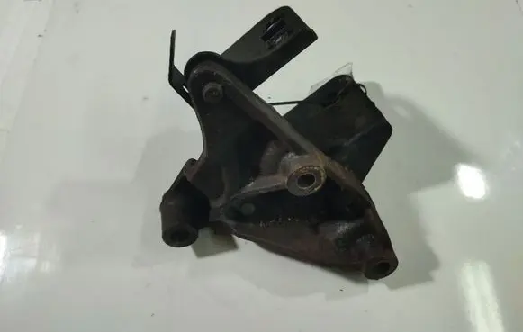 Mazda Premacy Engine mounting bracket 