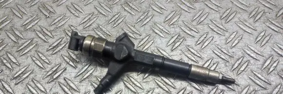 Nissan X-Trail T30 Fuel injector 16600ES60A