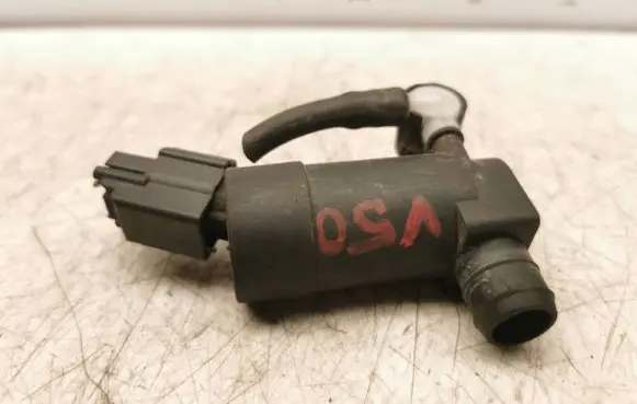 Volvo V50 Windscreen/windshield washer pump 1s7117k624