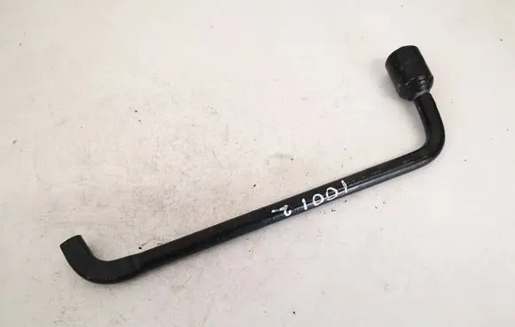 Peugeot 207 Wheel nut wrench 