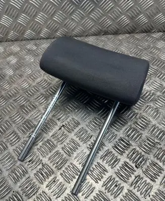 Volkswagen Tiguan Rear seat headrest 