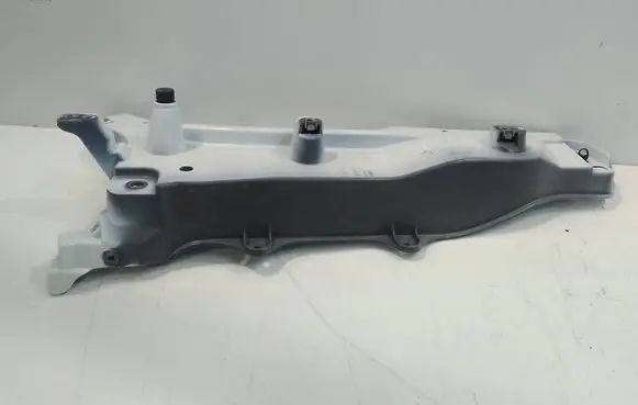 Volvo XC90 Fender mounting bracket 31391777 AD7011