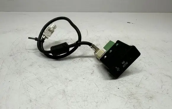 BMW X6 E71 AUX in-socket connector 9189176 61319189176