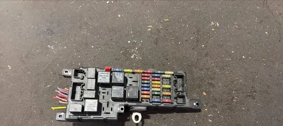 Volvo XC90 Fuse module 8678449 518828017
