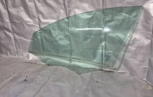 Volvo S60 Front door window glass four-door 43R001026 DOT27M25100AS2 E000184