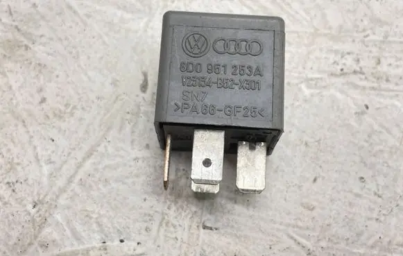 Audi A4 S4 B5 8D Other relay 8D0951253A