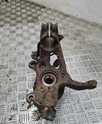 Volkswagen Golf VII Front wheel hub