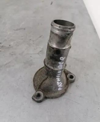 Nissan Pathfinder R51 Engine coolant pipe/hose RE224401