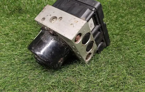 Ford Focus ABS Pump 5WK84031