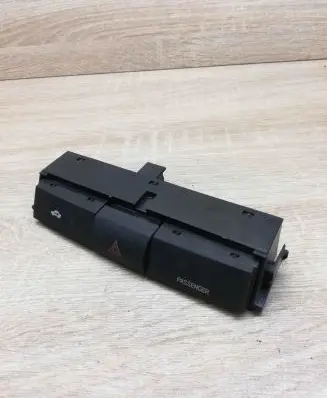 Toyota Corolla Verso AR10 Hazard light switch 153965