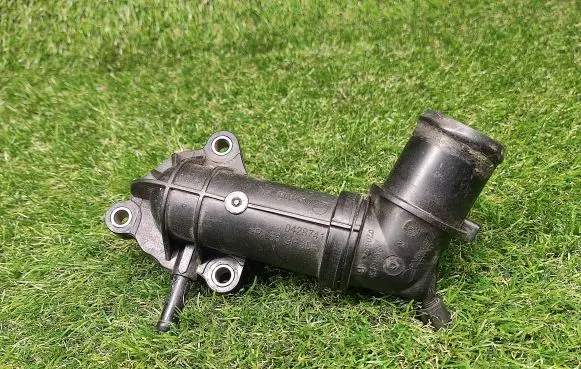 Opel Astra J Thermostat 0428741