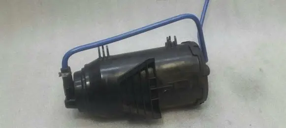 Mercedes-Benz C W205 Active carbon filter fuel vapour canister A0004700559