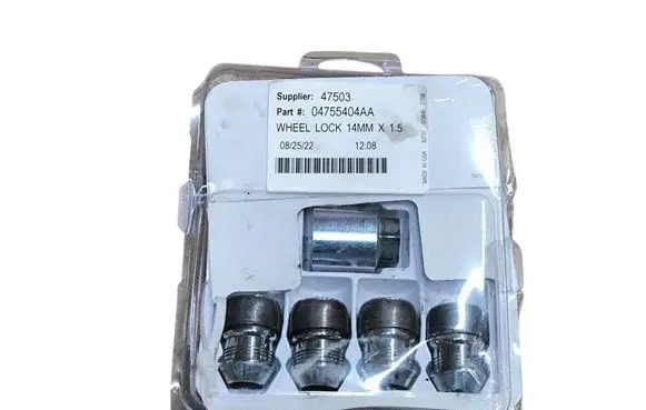Dodge Challenger Anti-theft wheel nuts and lock 04755404AA