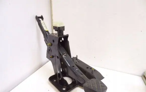Skoda Fabia Mk1 (6Y) Brake pedal 