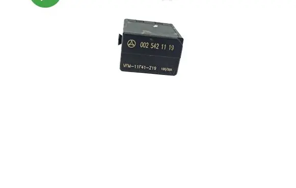 Mercedes-Benz R W251 Fuse module 0025421119 VFM11F41Z19 V23074