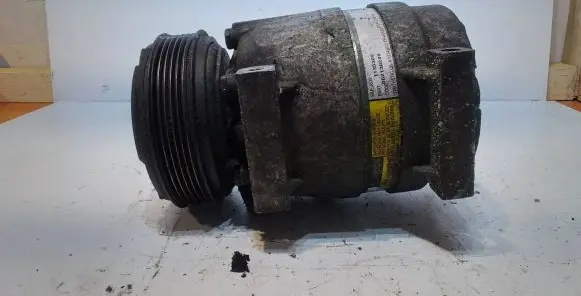 Renault Scenic I Air conditioning (A/C) compressor (pump) 7700105765