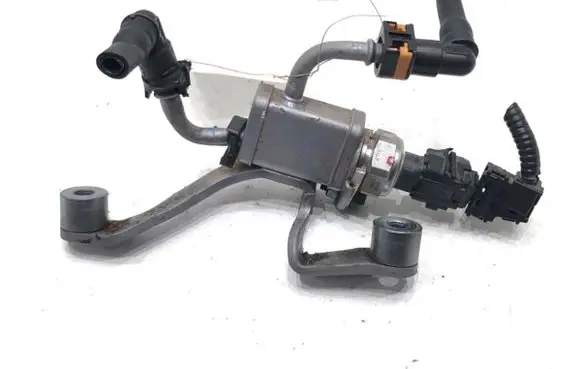 Toyota Yaris Fuel pressure sensor 89458-33041