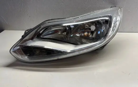 Ford Focus Headlight/headlamp BM5113W030AF