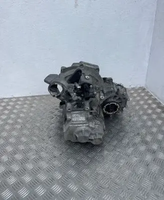 Volkswagen PASSAT B7 Manual 6 speed gearbox KWB