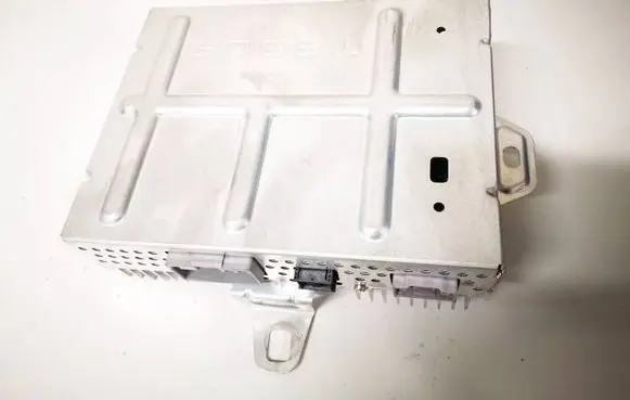 Tesla Model Y Sound amplifier 150715201b 1507152-01-b