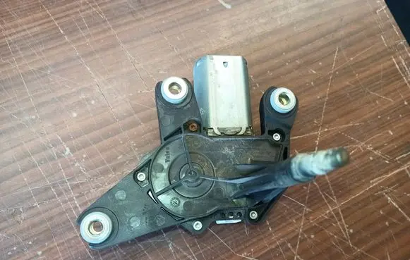 Renault Espace IV Rear window wiper motor 8200031083