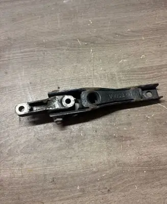 Volkswagen Golf VII Engine mount bracket 5Q0199855Q