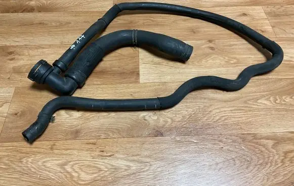 Opel Insignia A Engine coolant pipe/hose PA66GF30