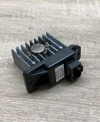 Volvo S40, V40 Heater blower motor/fan resistor 30864189 CSA555DO13